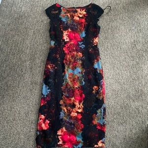 Beautiful lace & crepe dress